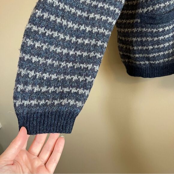 ✨ Eddie Bauer Women’s 100% Wool Blue Gray Striped Cardigan Large - Picture 7 of 10